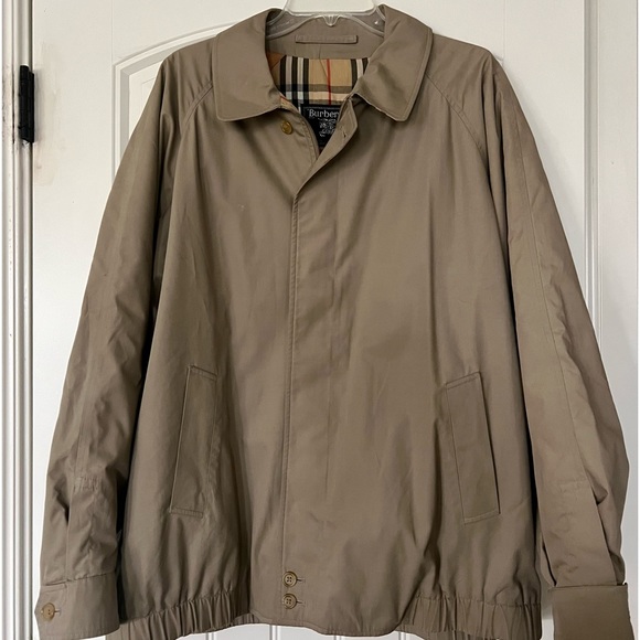 Authentic Men’s Burberry Zip Up Jacket/ Lightweight Coat size 48 (XXL) - Picture 2 of 12